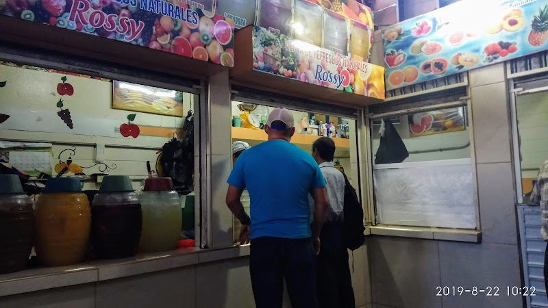 Mercado San Isidro quesos Miguelito